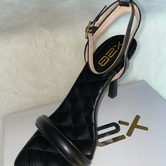 Women's Square Toe Ankle Strap Dress Shoes - Picture 8 of 9